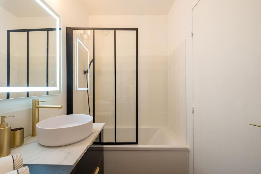 Appartement Cosy Art Deco/ Proche Centre-Ville Nantes Luaran gambar